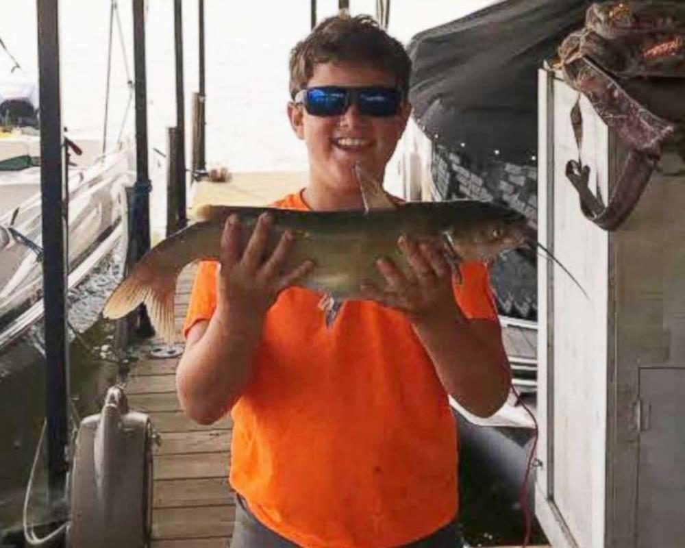 11 Year Old Finds Lost Purse While Out Fishing What Was Inside